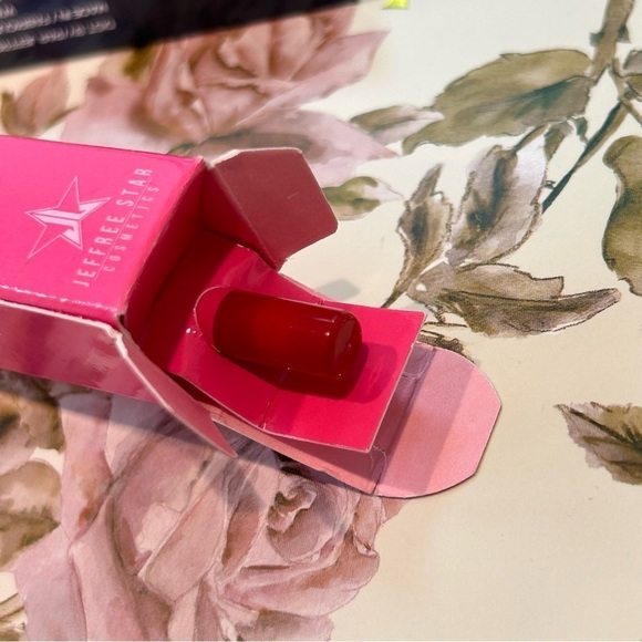 Jeffree star cosmetics lip kit bundle supreme gloss and cherry wet lip pencil - Picture 4 of 5